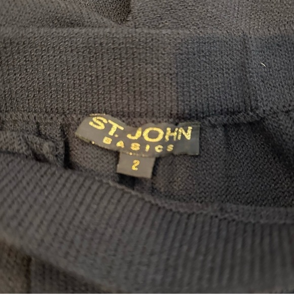 St John Basics Santana knit navy blue pants in size 2 excellent condition. . - Picture 10 of 11